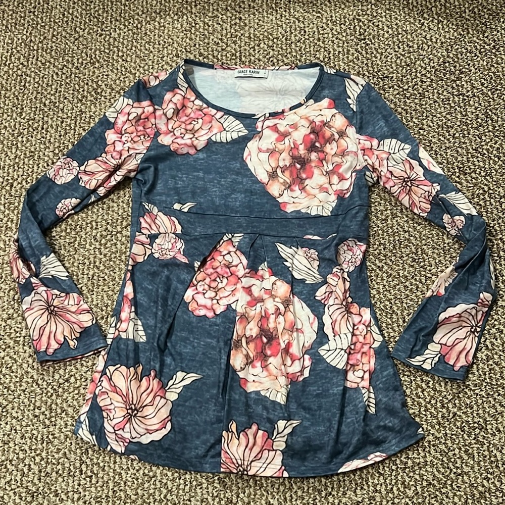 Size small Grace Karin women’s floral long sleeve